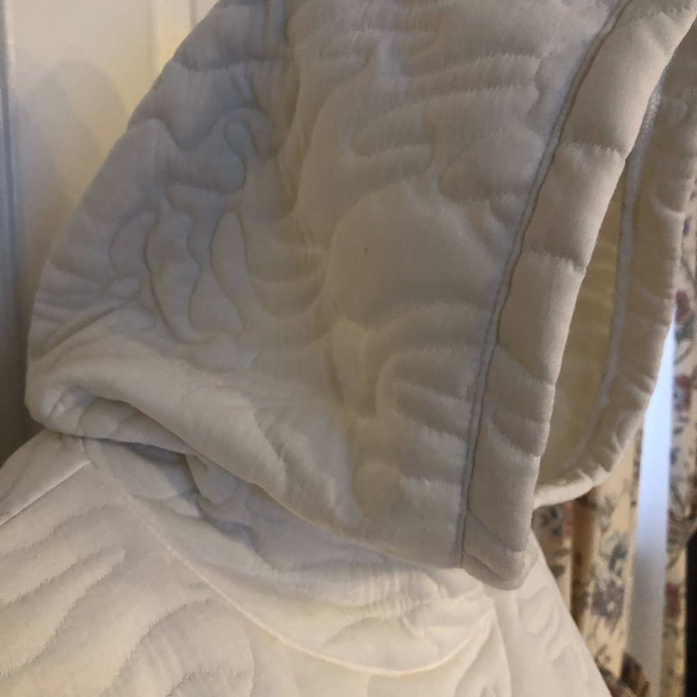 GAP FIT OFF WHITE QUILTED HOODIE - Picture 8 of 10